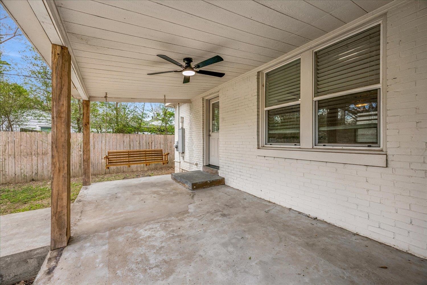 708 Loeb Street Memphis, TN 38111 - Photo 15 of 19 a view of an empty room with a window