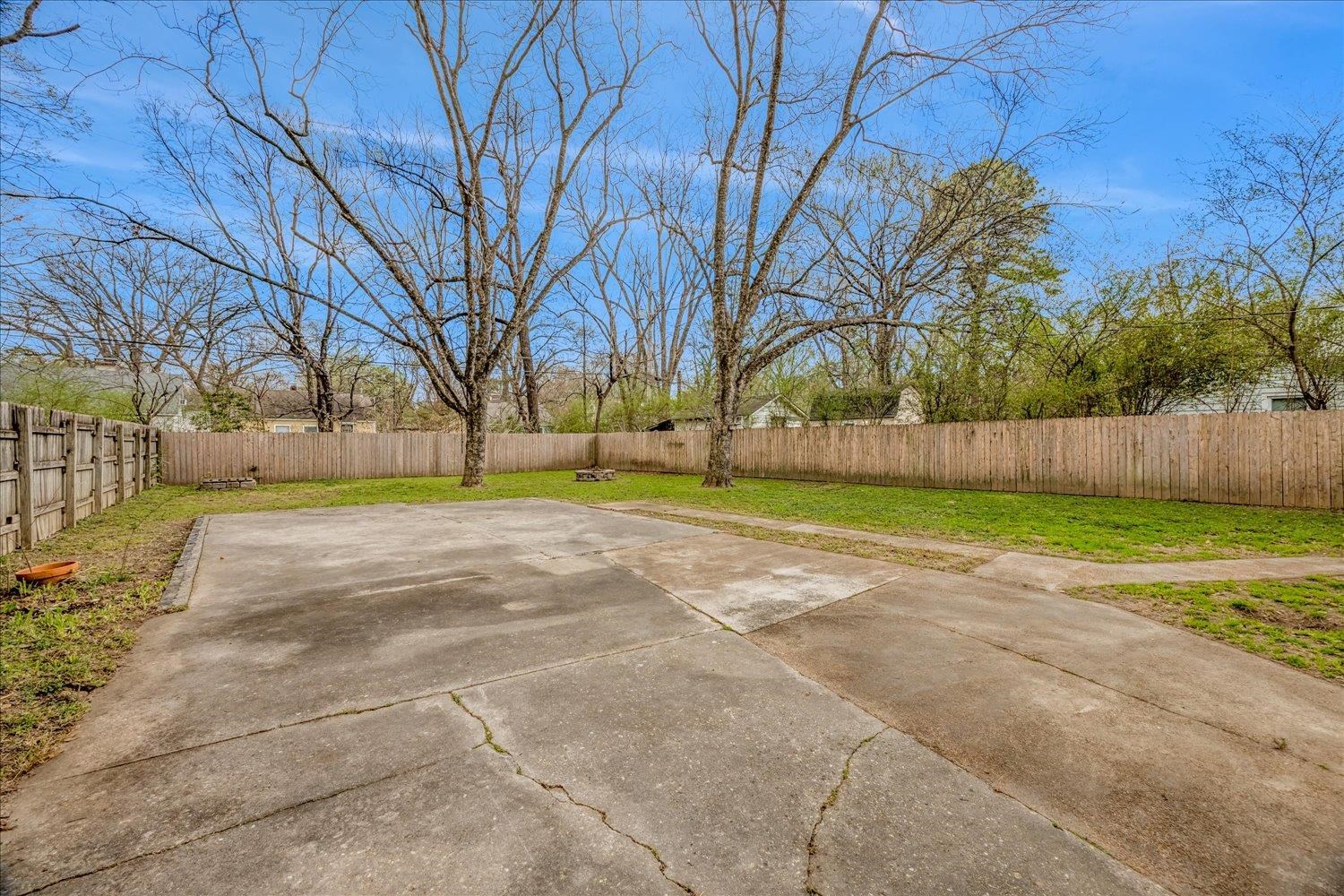 708 Loeb Street Memphis, TN 38111 - Photo 17 of 19 a view of backyard with green space
