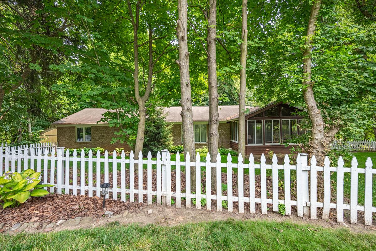 6340 Bale Kenyon Road Lewis Center, OH 43035 - Photo 35 of 41 Rear view of home
