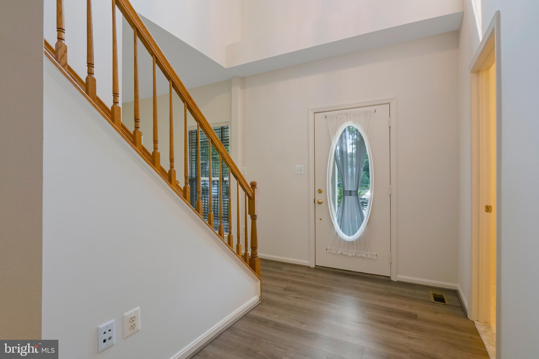 8008 Oat Ridge Court Bowie, MD 20715 - Photo 12 of 55 Foyer