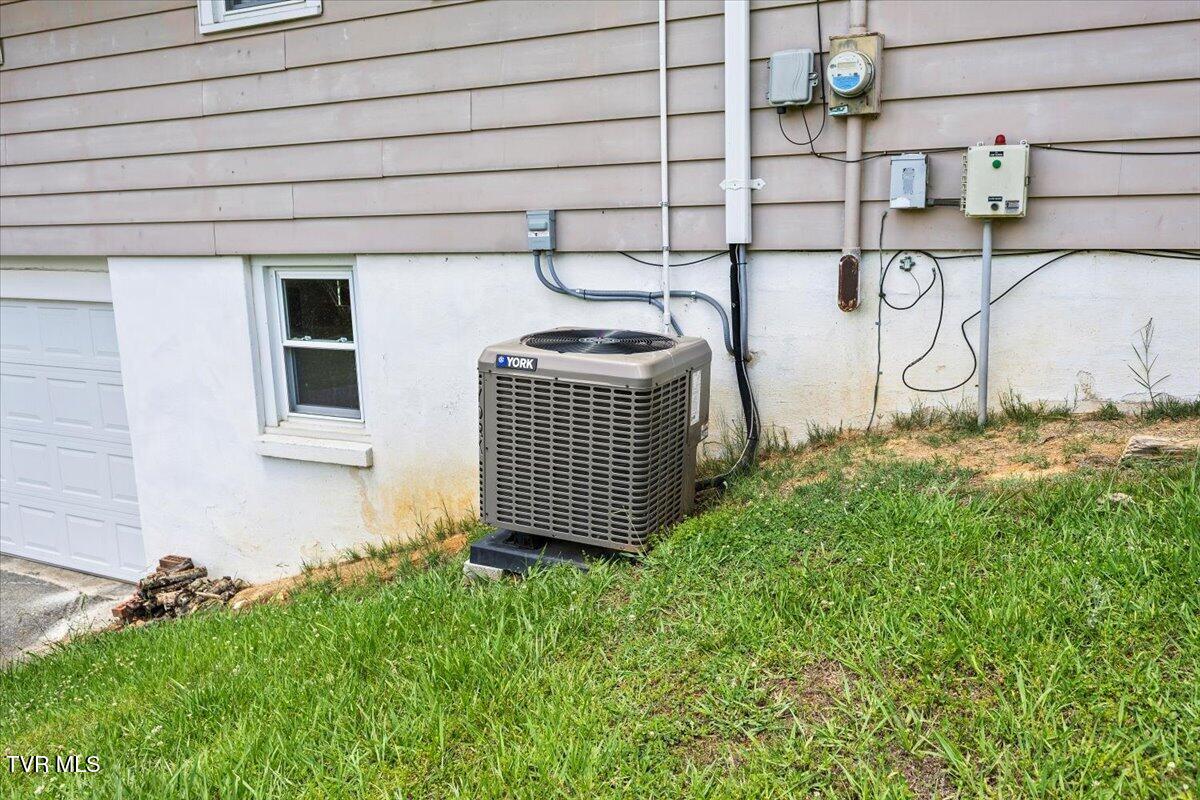 117 Ridge Street Surgoinsville, TN 37873 - Photo 37 of 47 38-128A4344