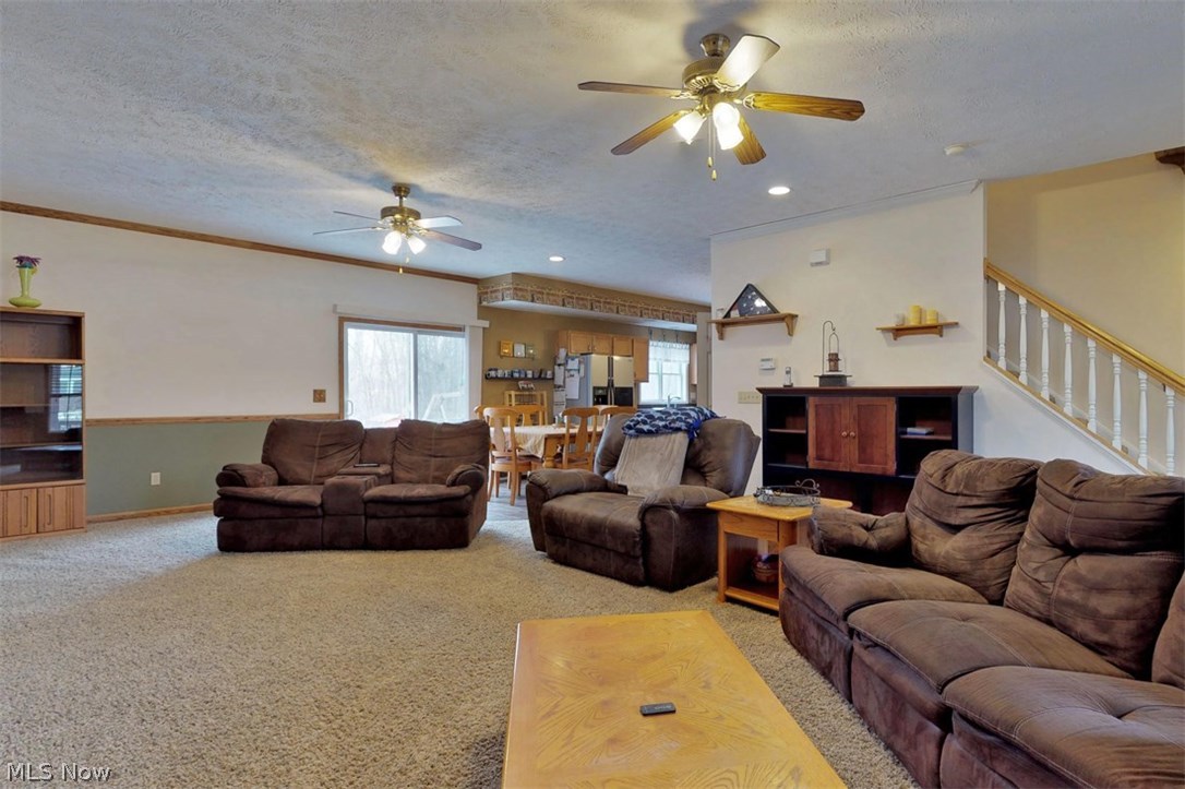 2472 Dentzler Road Parma, OH 44134 - Photo 4 of 35