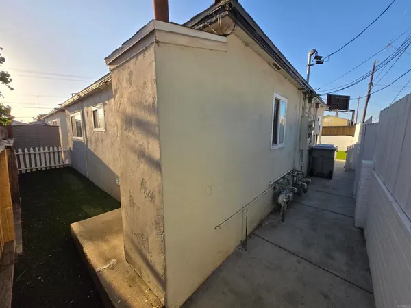$2,500 | 229 South 36th Street, San Diego, CA 92113