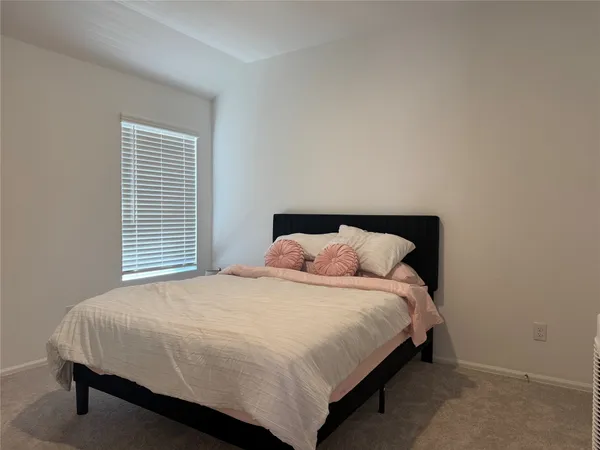 $2,500 | 5724 Knox Lndg Drive, Rosenberg, TX 77469