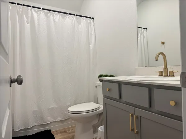 $2,500 | 5724 Knox Lndg Drive, Rosenberg, TX 77469