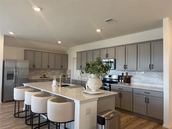 $2,500 | 5724 Knox Lndg Drive, Rosenberg, TX 77469