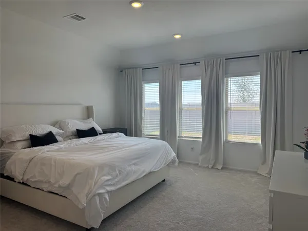 $2,500 | 5724 Knox Lndg Drive, Rosenberg, TX 77469