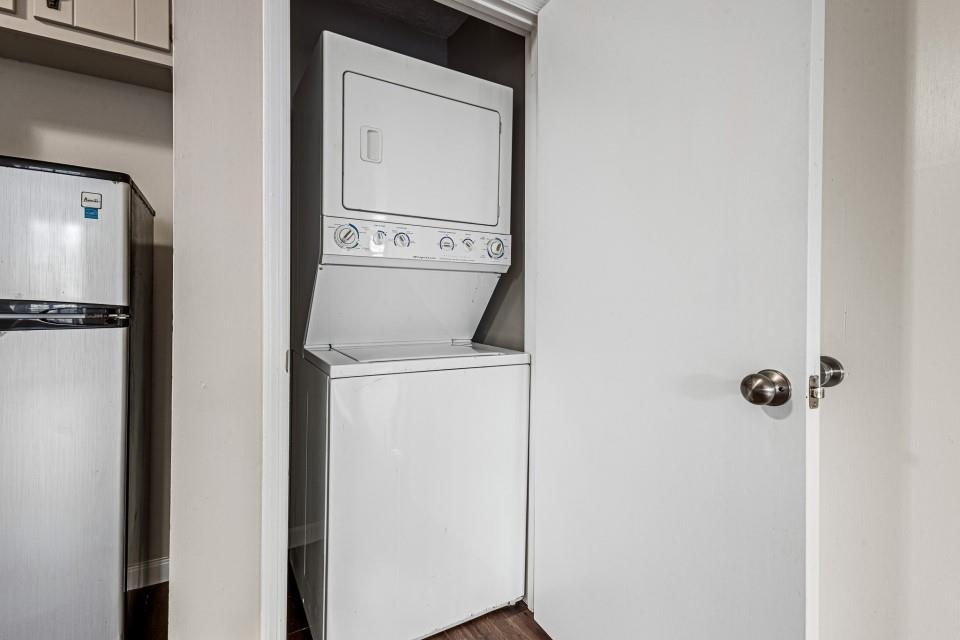 2037 Laboon Circle Atlanta, GA 30349 - Photo 11 of 18 a utility room with dryer and washer
