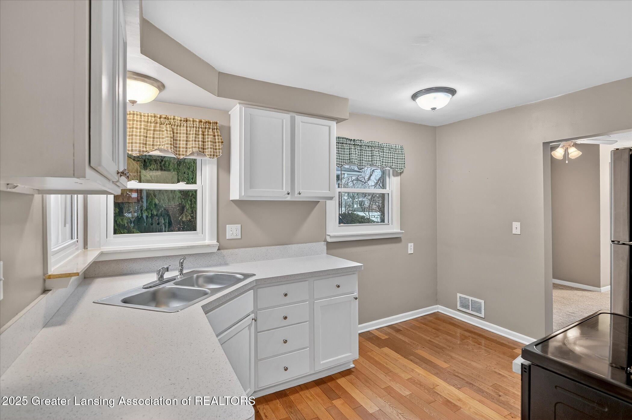 2209 Barstow Road Lansing, MI 48906 - Photo 10 of 37 10-2209 Barstow Rd Lansing, MI 48906-Wi