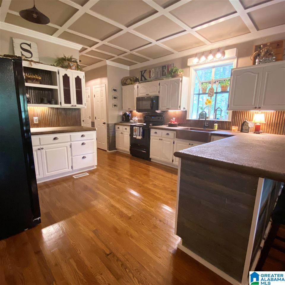 1424 Mountain Lake Road Warrior, AL 35180 - Photo 17 of 36