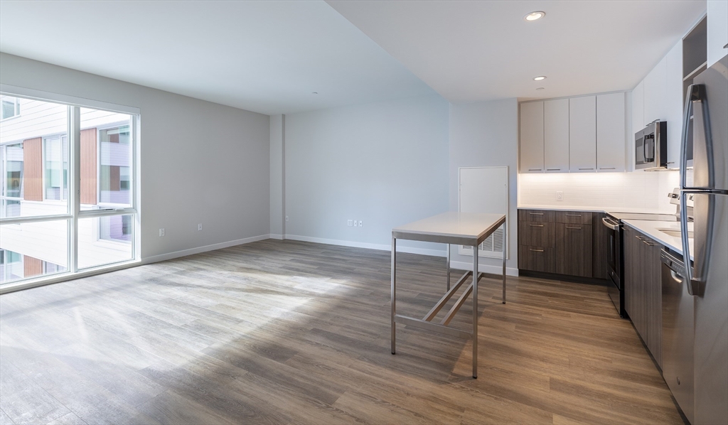 50 Rogers Street, Unit 306 Cambridge, MA 02142 - Photo 2 of 17