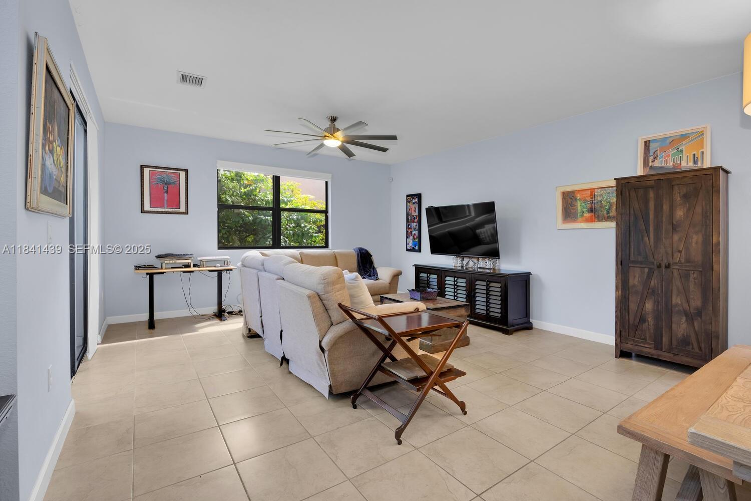455 Southeast 34th Terrace Homestead, FL 33033 - Photo 11 of 40