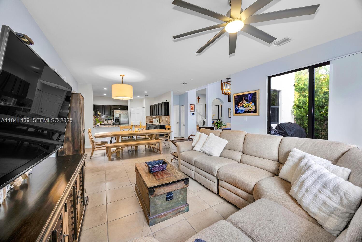 455 Southeast 34th Terrace Homestead, FL 33033 - Photo 12 of 40