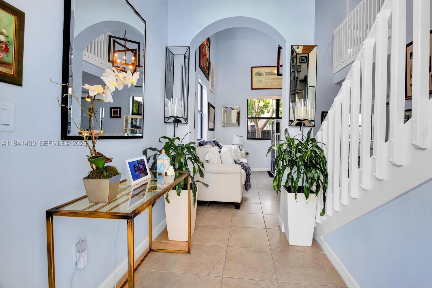 455 Southeast 34th Terrace Homestead, FL 33033 - Photo 3 of 40 Foyer entrance with high ceilings.