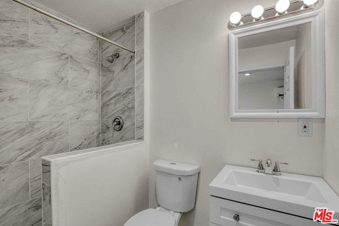 7705 Baird Avenue Reseda, CA 91335 - Photo 12 of 14