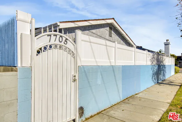 $3,595 | 7705 Baird Avenue, Reseda, CA 91335