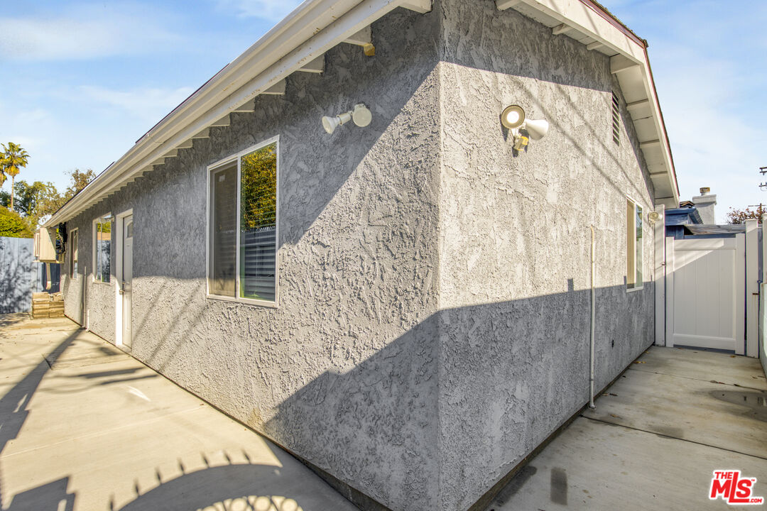 7705 Baird Avenue Reseda, CA 91335 - Photo 14 of 14