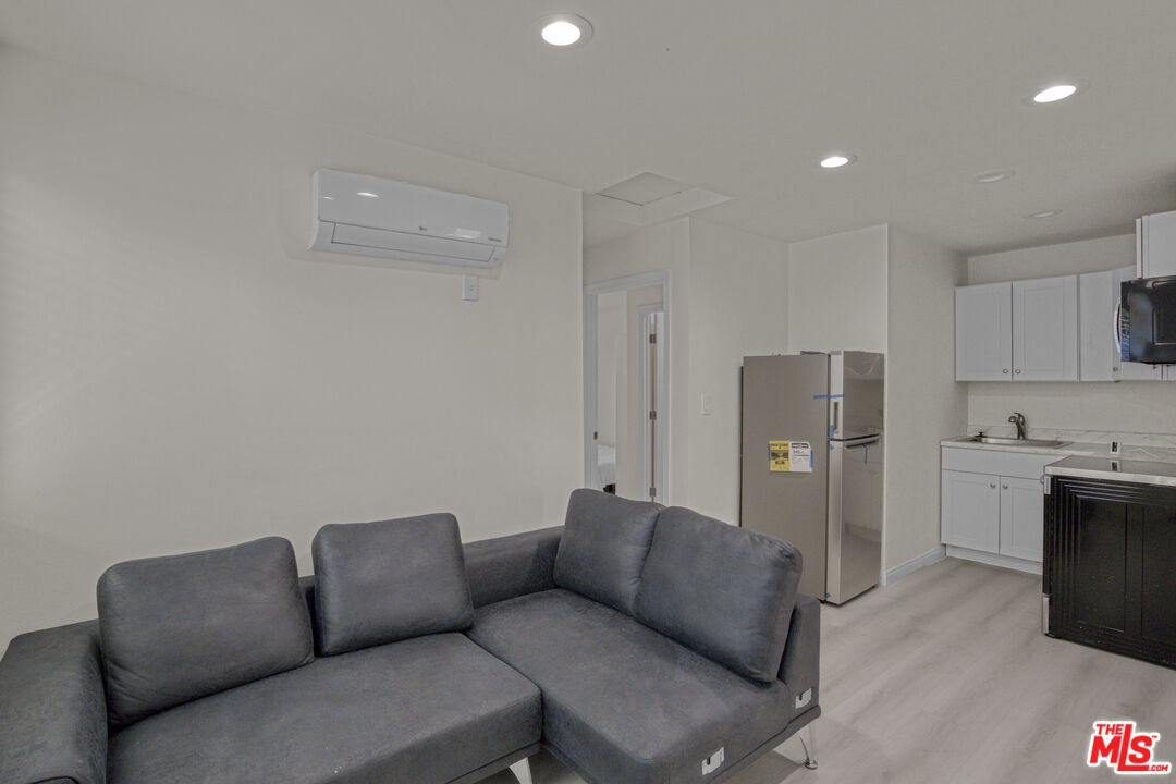 7705 Baird Avenue Reseda, CA 91335 - Photo 3 of 14