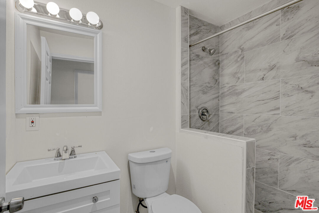 7705 Baird Avenue Reseda, CA 91335 - Photo 8 of 14