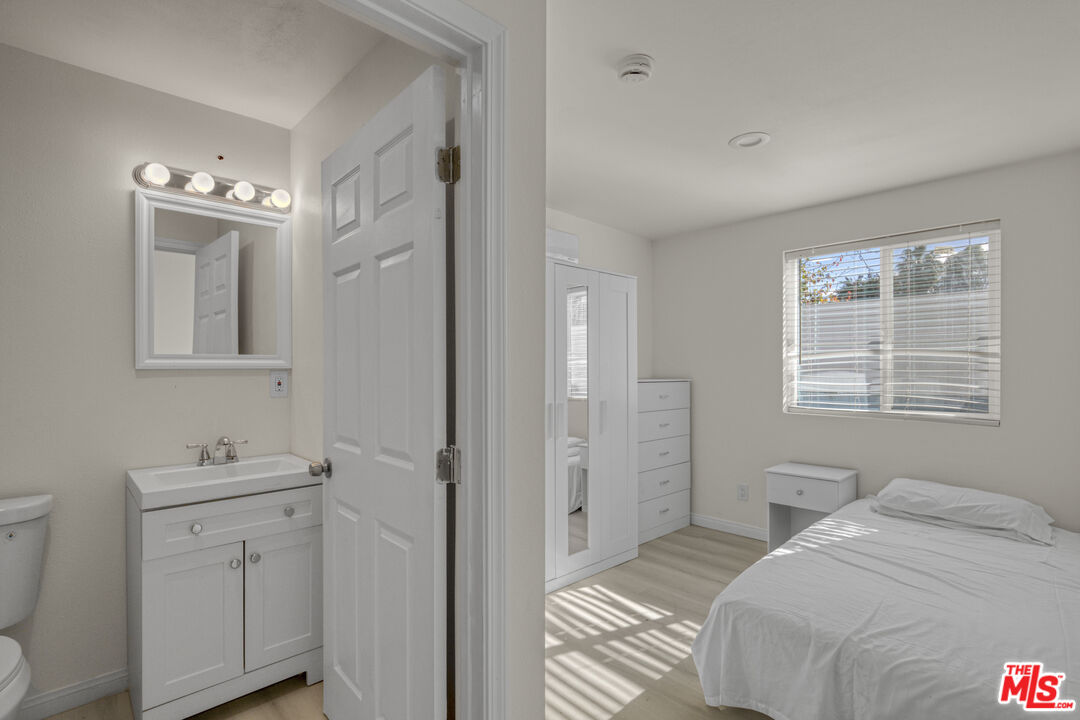 7705 Baird Avenue Reseda, CA 91335 - Photo 9 of 14