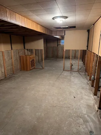 a view of a garage