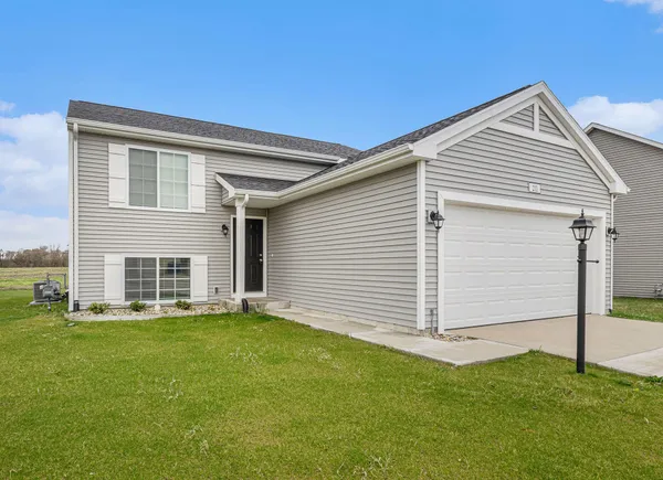 $369,900 | 18202 Loganwood Trail, Battle Creek, MI 49014