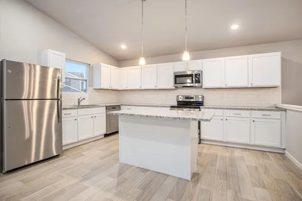 $369,900 | 18202 Loganwood Trail, Battle Creek, MI 49014