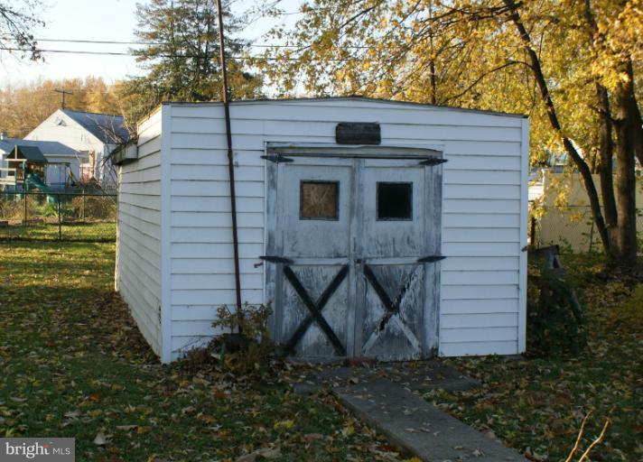 11 Graywood Road Baltimore, MD 21222 - Photo 4 of 12 Shed