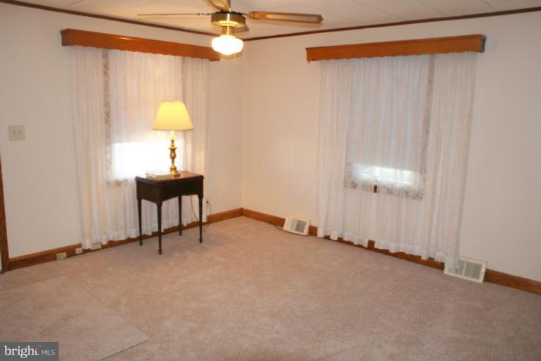 11 Graywood Road Baltimore, MD 21222 - Photo 5 of 12 Living Room