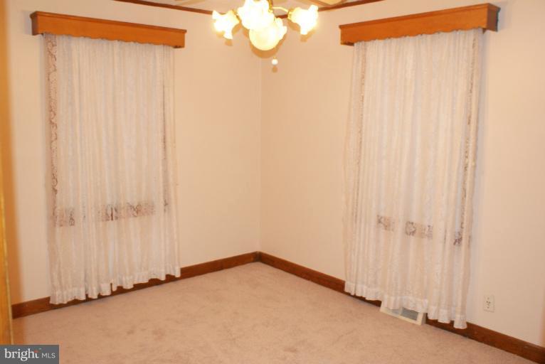 11 Graywood Road Baltimore, MD 21222 - Photo 6 of 12 Dining Room