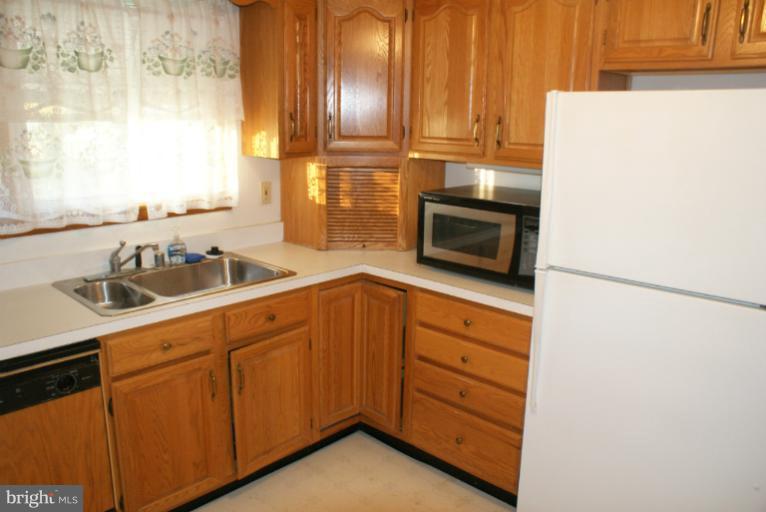 11 Graywood Road Baltimore, MD 21222 - Photo 7 of 12 Kitchen