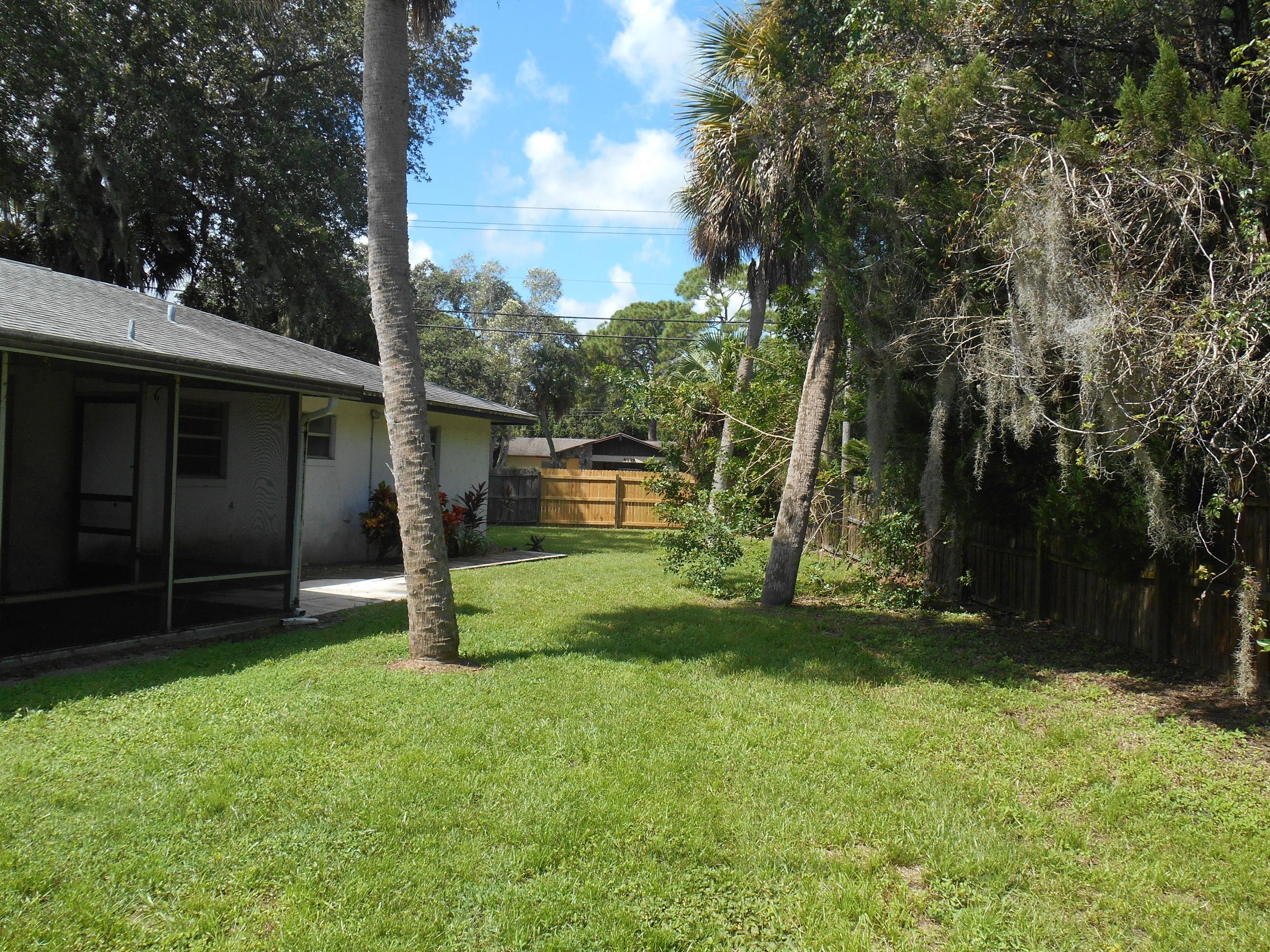 7608 Kenwood Road Fort Pierce, FL 34951 - Photo 3 of 11 9-29-2014 030