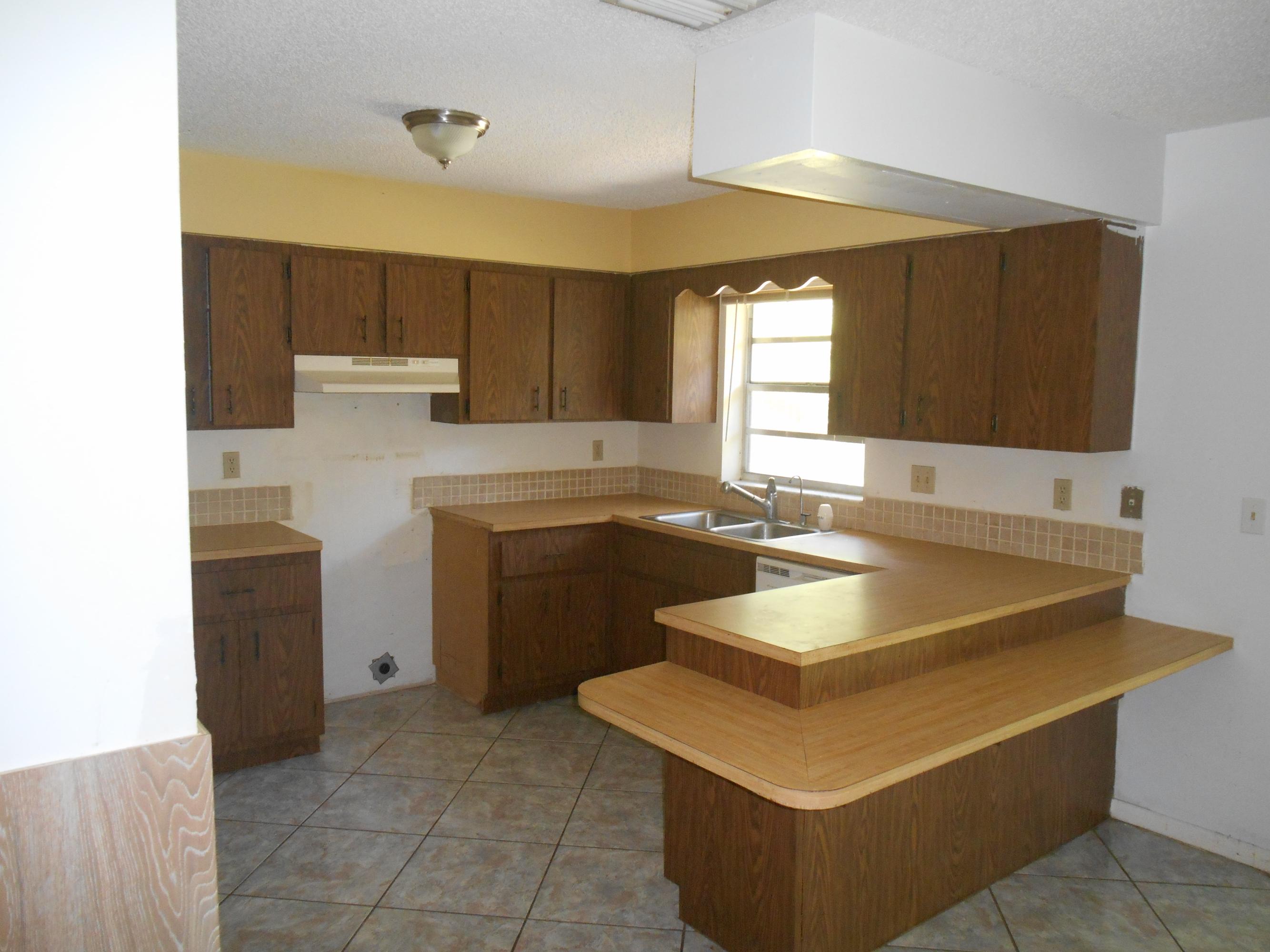 7608 Kenwood Road Fort Pierce, FL 34951 - Photo 7 of 11 9-29-2014 039