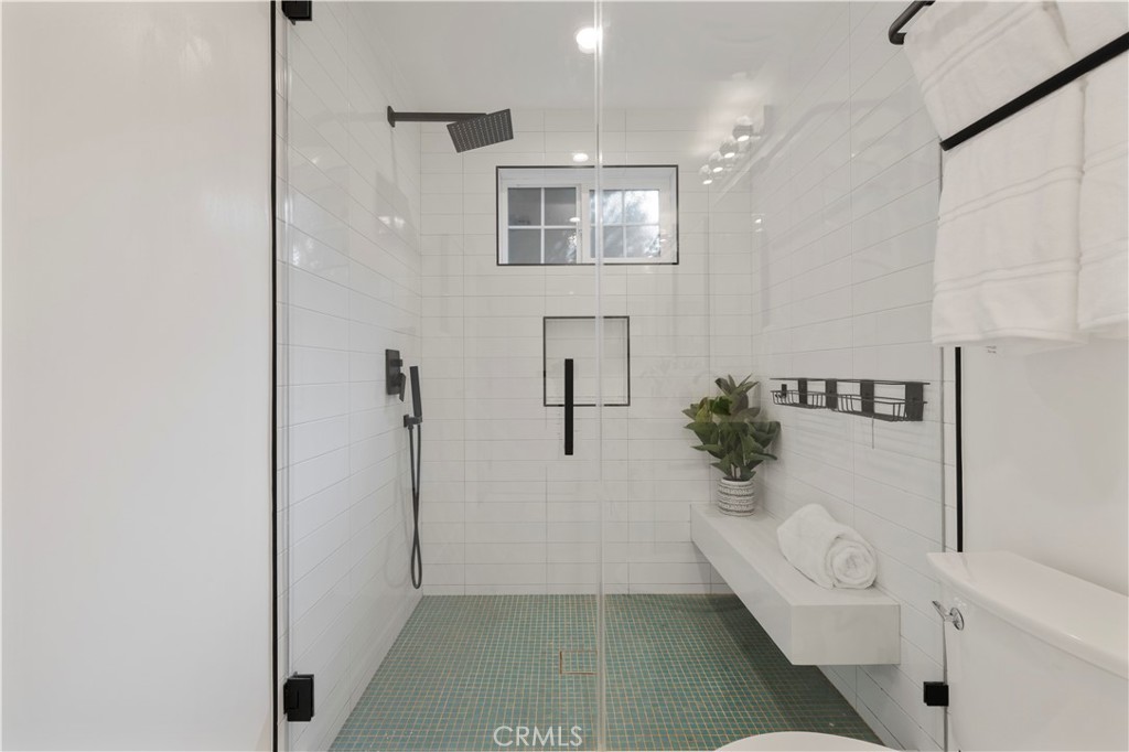 5248 Segals Way Sherman Oaks, CA 91411 - Photo 20 of 37 a bathroom with a bathtub and a sink