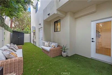 $1,349,000 | 5248 Segals Way, Sherman Oaks, CA 91411
