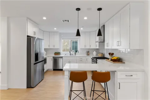 $1,349,000 | 5248 Segals Way, Sherman Oaks, CA 91411