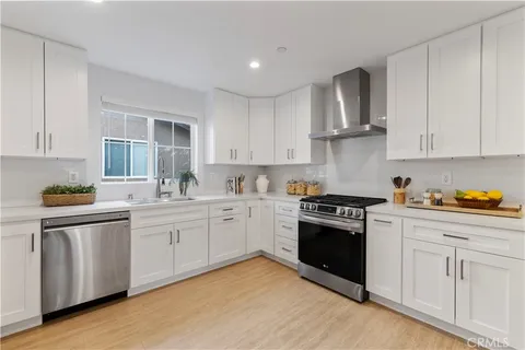 $1,349,000 | 5248 Segals Way, Sherman Oaks, CA 91411