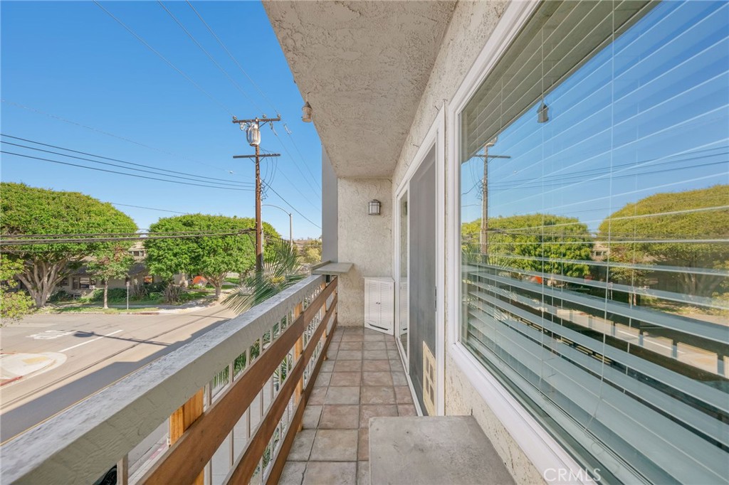 2844 East 3rd Street, Unit 210 Long Beach, CA 90814 - Photo 11 of 23 a view of a balcony