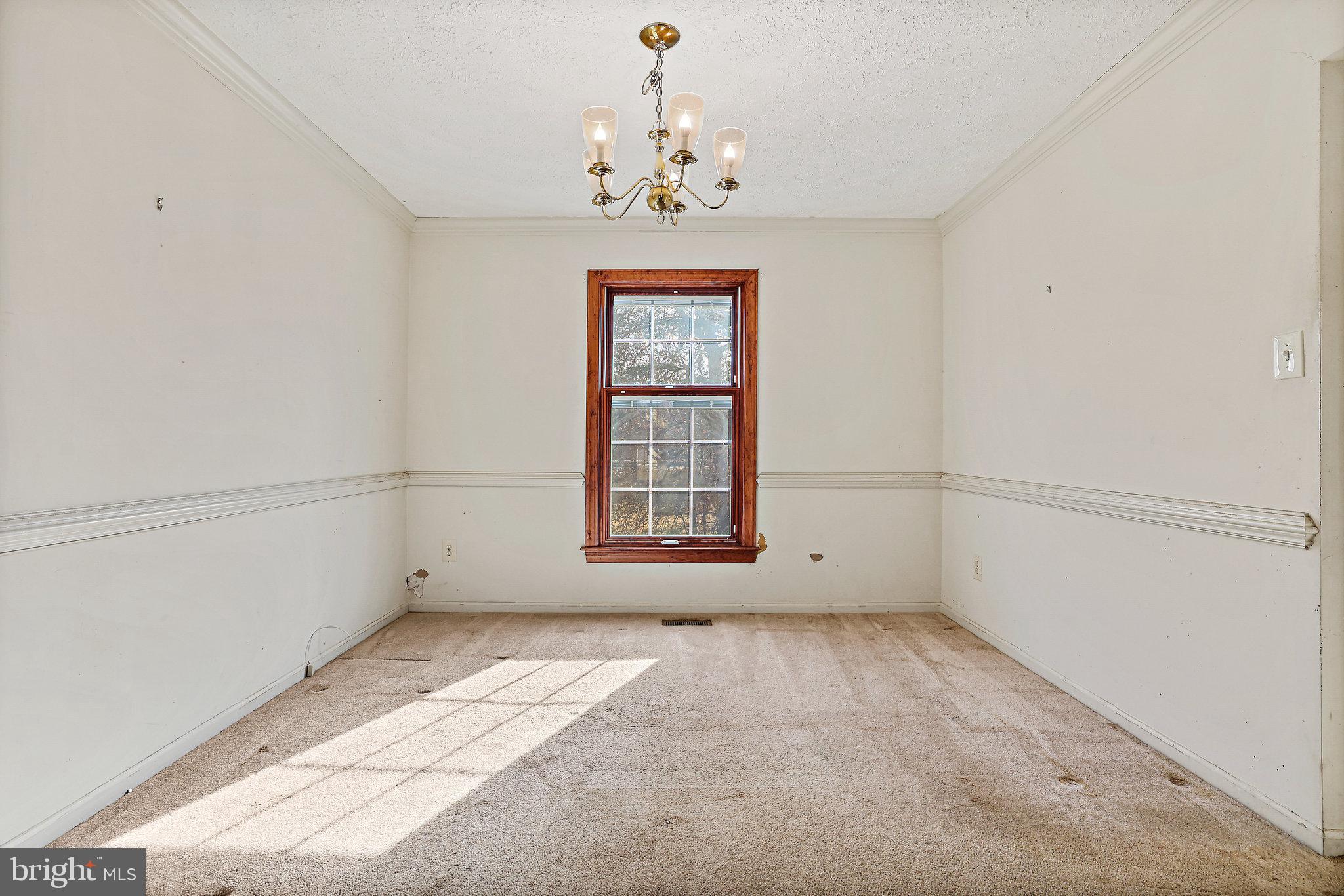 2235 Halter Lane Reston, VA 20191 - Photo 4 of 31 Dining room