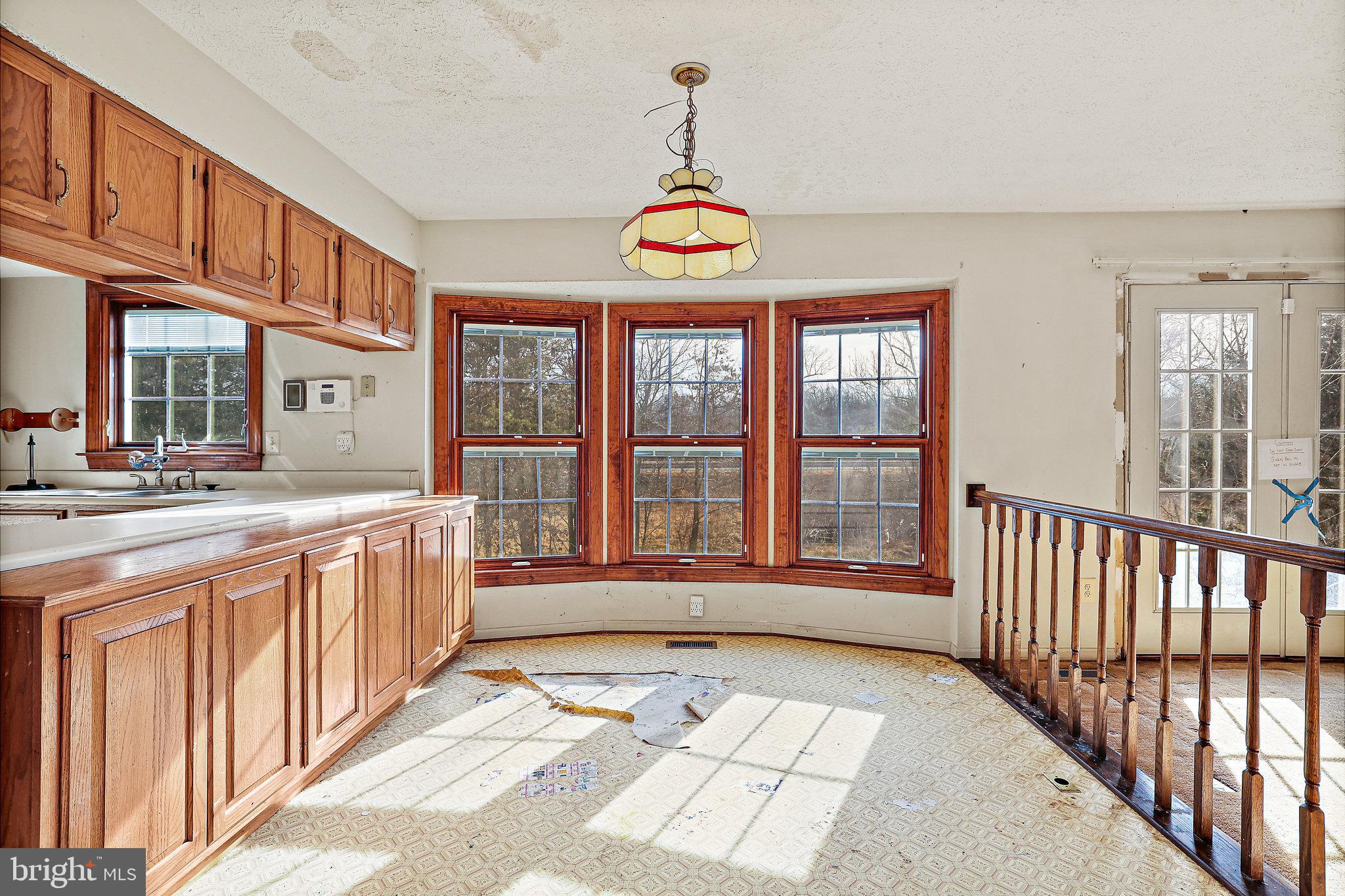 2235 Halter Lane Reston, VA 20191 - Photo 7 of 31 Kitchen eat-in area