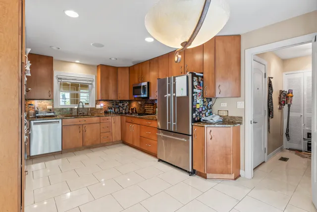 $3,500 | 641 Silver Rock Lane, Buffalo Grove, IL 60089