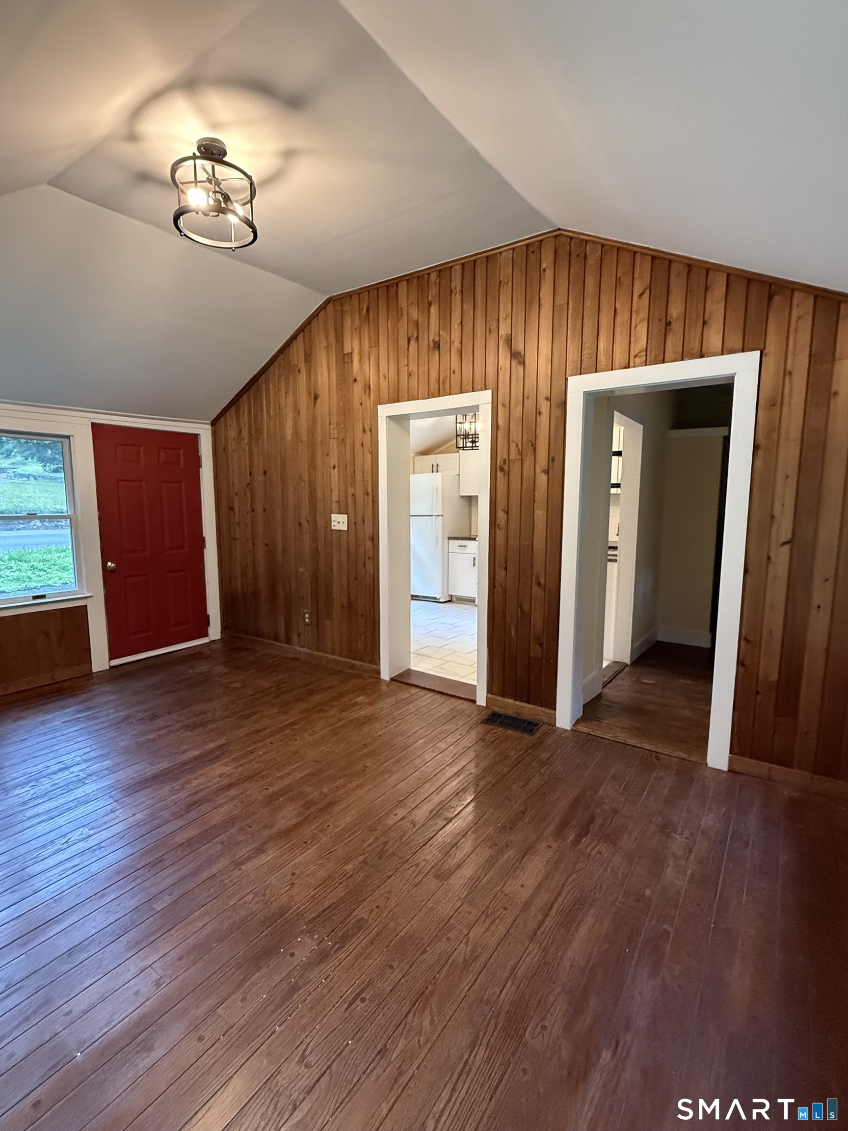 205 Mountain Road Wilton, CT 06897 - Photo 4 of 22