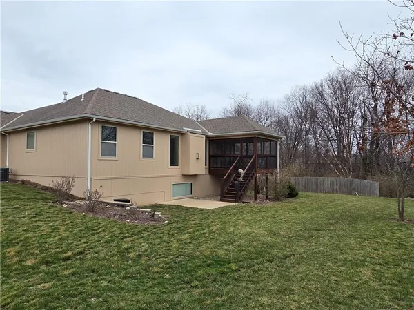 $389,900 | 3945 Northwest 97th Street, Kansas City, MO 64154