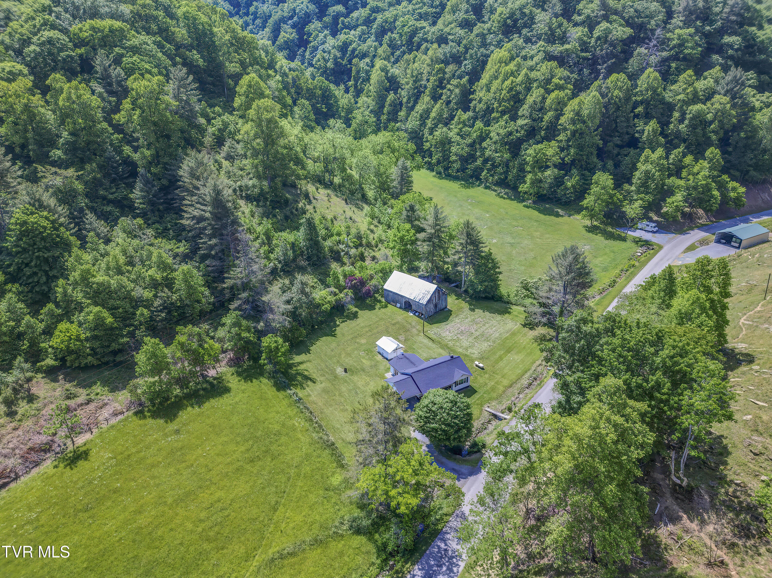865 Shelleys Road Bristol, VA 24202 - Photo 35 of 41 865 Shelleys Rd (11)
