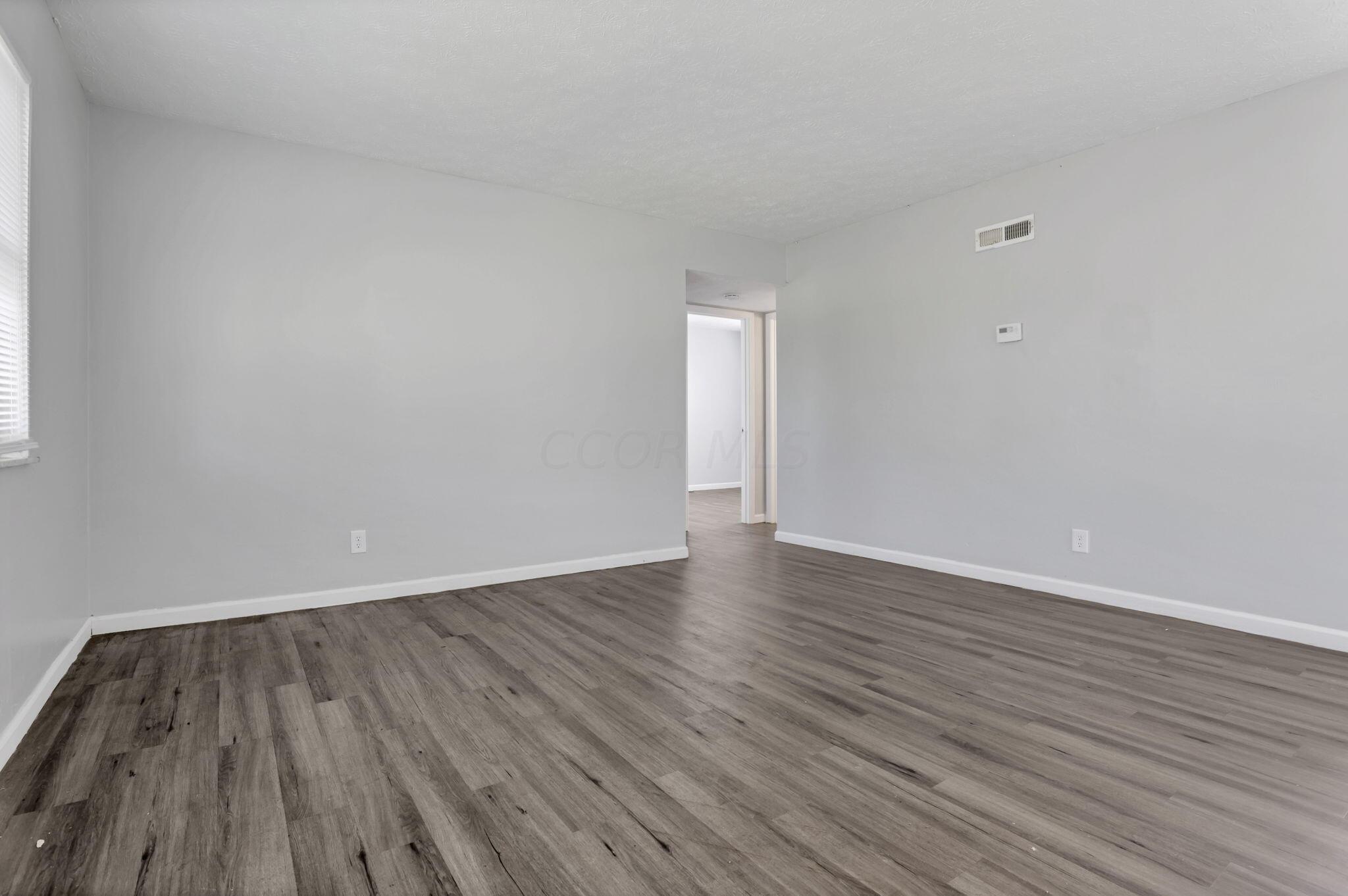690 Kingsford Road Columbus, OH 43204 - Photo 31 of 80 35-web-or-mls-011A9518