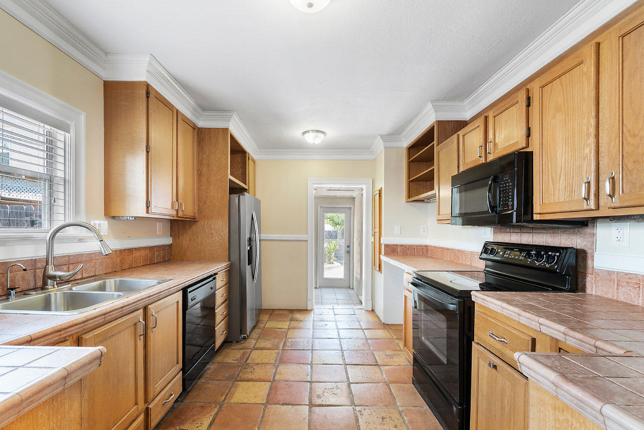 733 Colonial Road West Palm Beach, FL 33405 - Photo 14 of 27 014-733ColonialRd-WestPalmBeach-FL-small