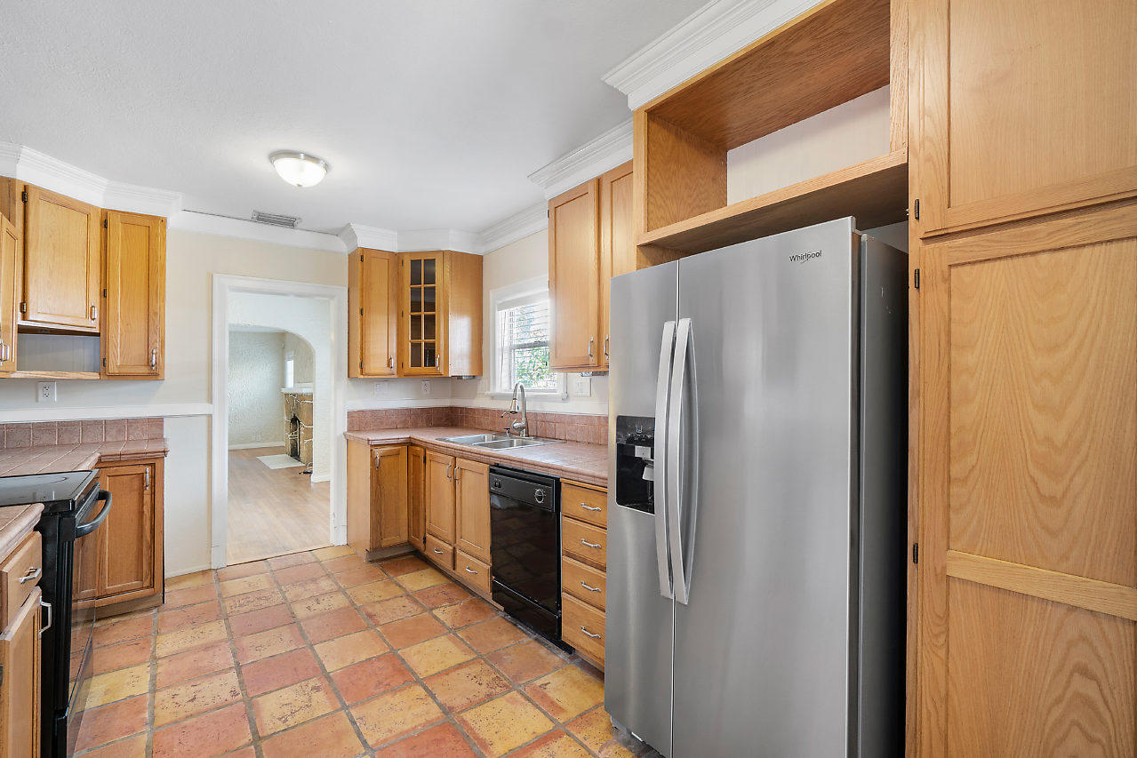 733 Colonial Road West Palm Beach, FL 33405 - Photo 15 of 27 015-733ColonialRd-WestPalmBeach-FL-small