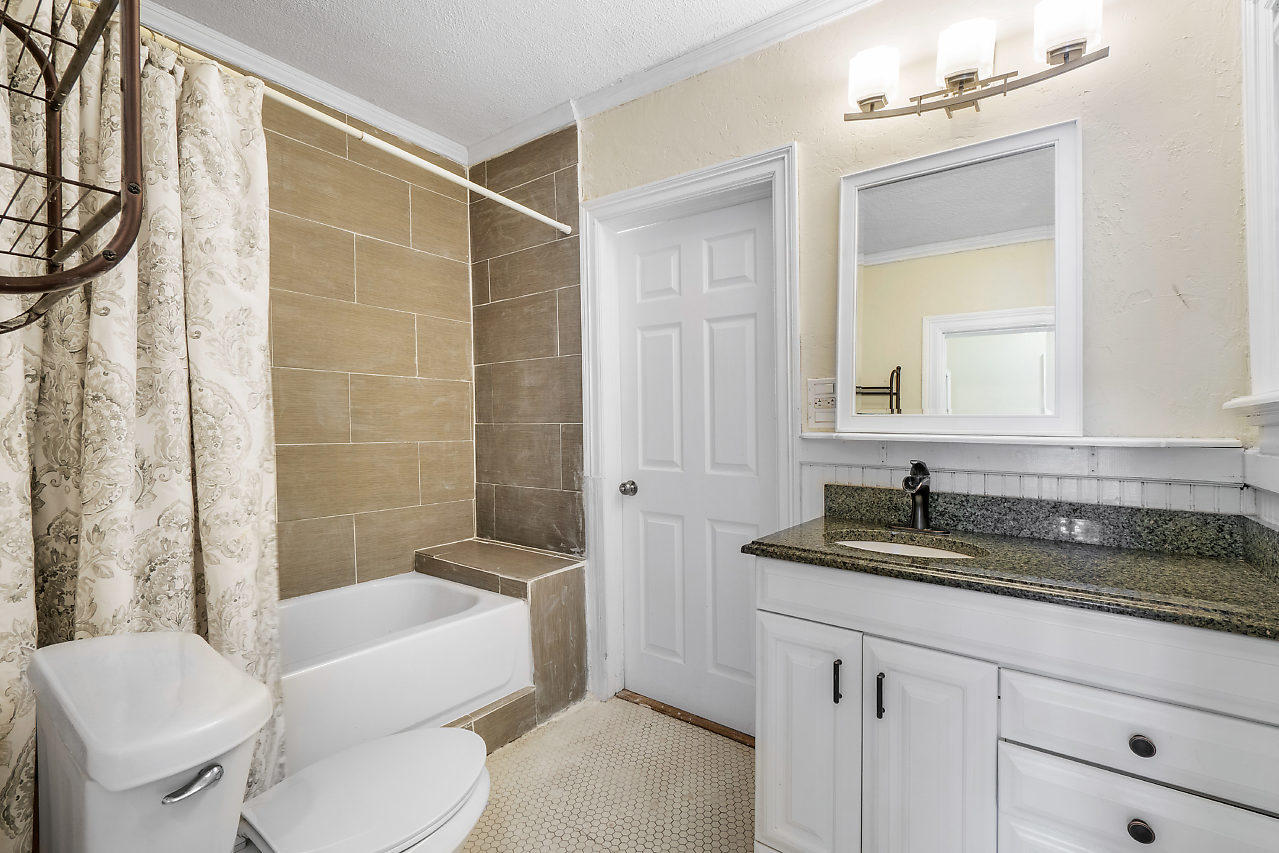 733 Colonial Road West Palm Beach, FL 33405 - Photo 19 of 27 019-733ColonialRd-WestPalmBeach-FL-small