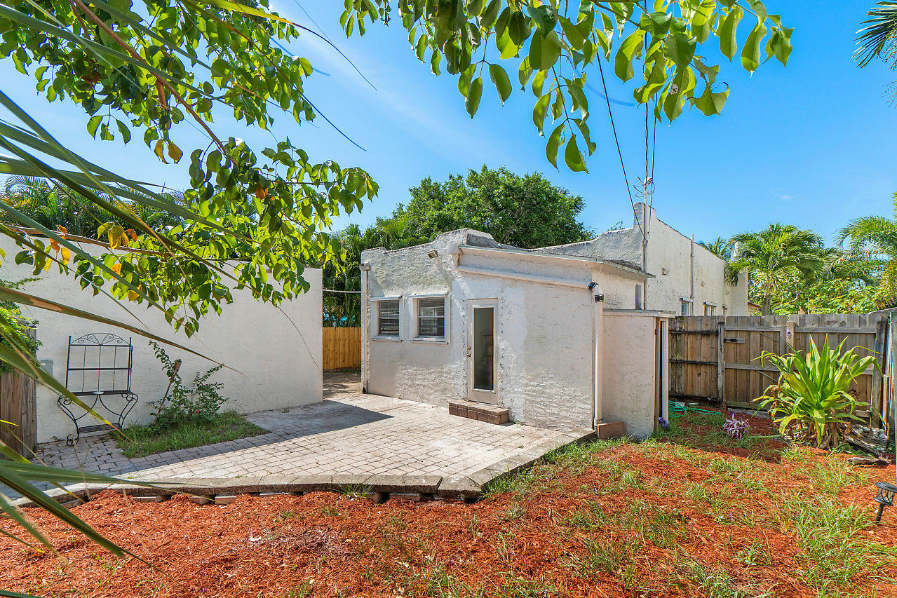 733 Colonial Road West Palm Beach, FL 33405 - Photo 23 of 27 023-733ColonialRd-WestPalmBeach-FL-small