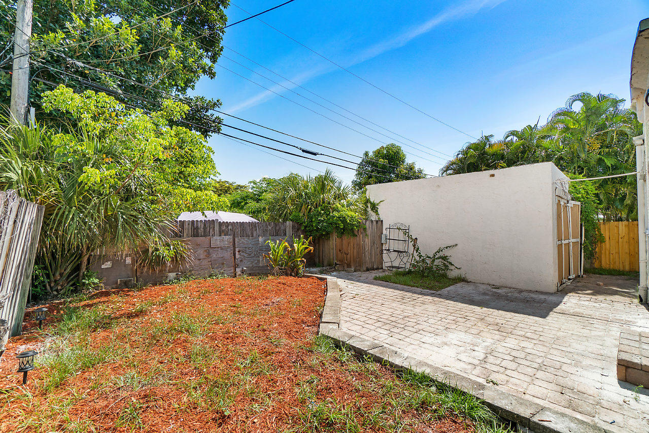 733 Colonial Road West Palm Beach, FL 33405 - Photo 24 of 27 024-733ColonialRd-WestPalmBeach-FL-small